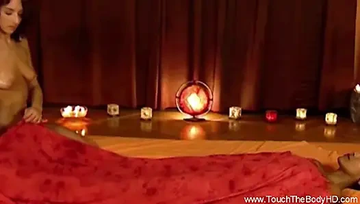 Чувственное впечатление тантрического массажа