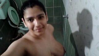Бангладешская дези жена в сексуальной ванне для любовника, HD