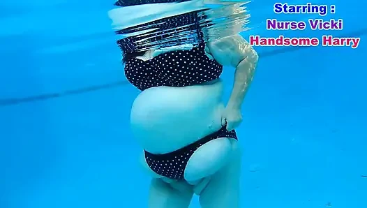 Video lengkap cewek sange ini lagi asik bersenang-senang di bawah sinar matahari