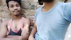My House - informações de fundo: eu e meu amigo hoje vivemos minha casa do interior - filme gay em hindi