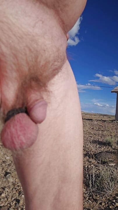 Desnuda en la torre de transmisión