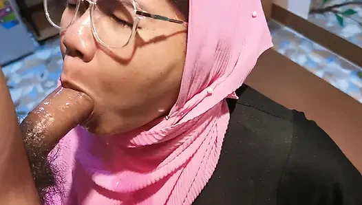 Я собиралась пойти в Хари Рая, но муж наказал меня. В итоге я не пошёл.