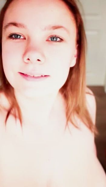 18 yaşındaki cubby genç kız hugh sarkık göğüslerini gösteriyor