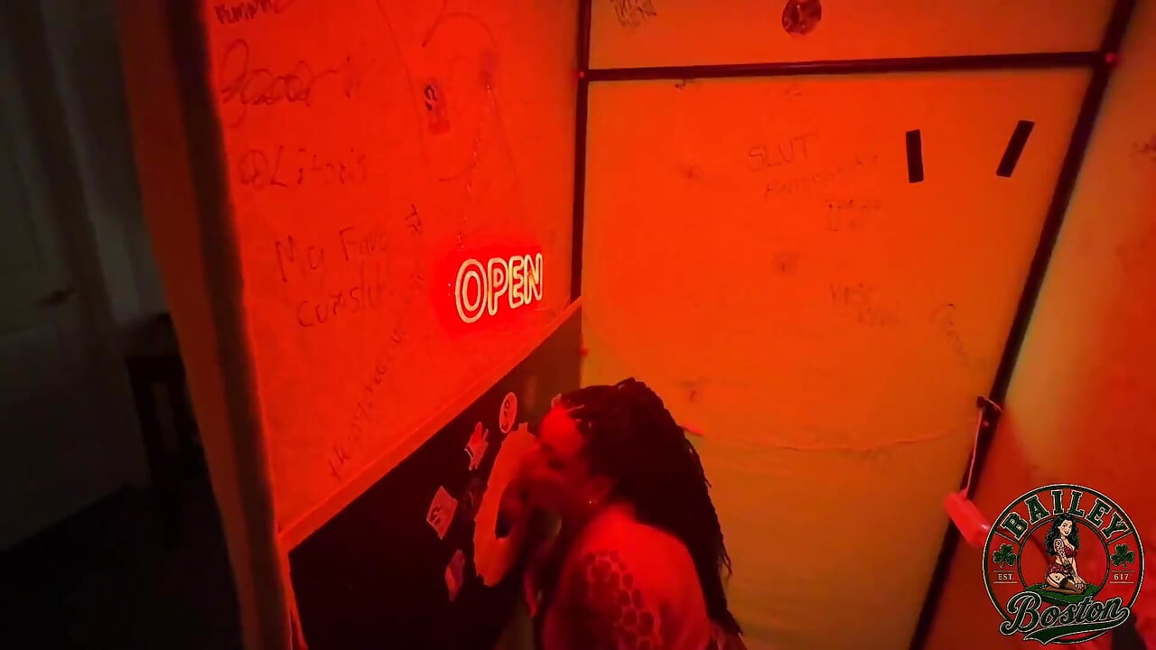 La Polla Infiel Explota En El Gloryhole