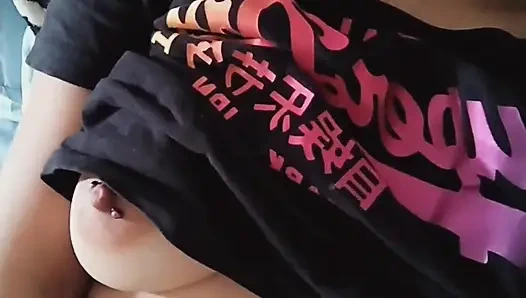 Nur ein Spielzeug reicht nicht aus. Meine muschi will mehr