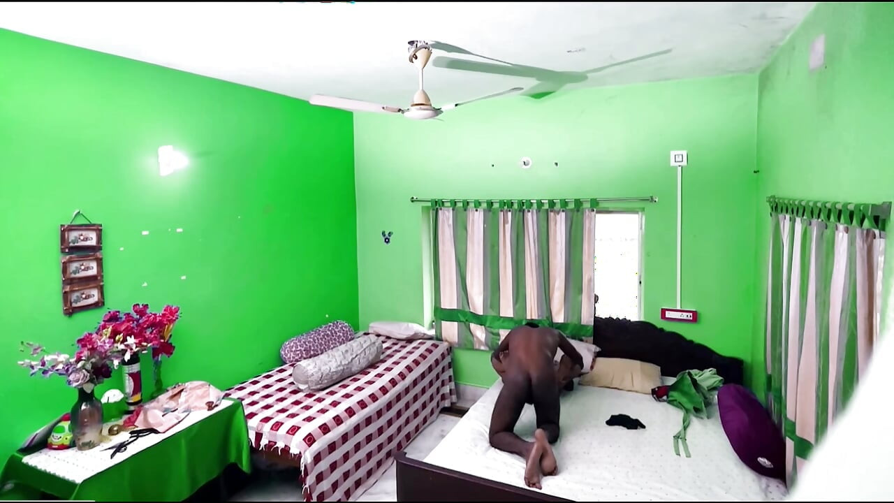Hotel room ka video hua leak  ke sath ka