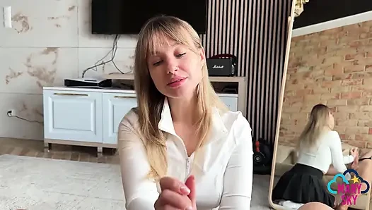 Genç üvey kız kardeşim yarağıma dokunmak istiyor