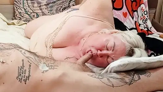 The Neighbor Is Light on Her Feet and Sucks My Dick Until I Cum in Her Mouth