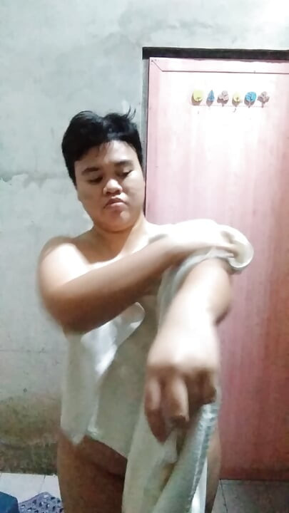 Asian teen get a lat night shower but it make her more horny