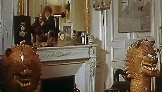 Fransız dul kadın kıllı amını yalatıyor ve sikiyor