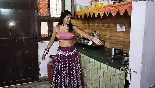Loan emi ke Badle Bhabhi ji Ne Apne boobs pila diye or Lund ka pani bhi pinliya