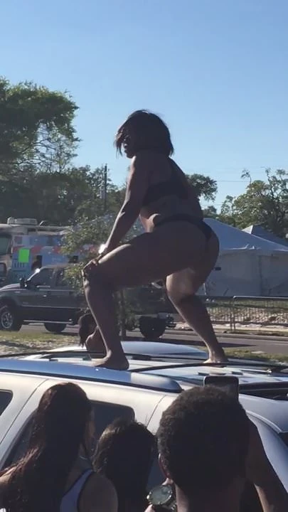 Black beach 2017 it goes down in my town