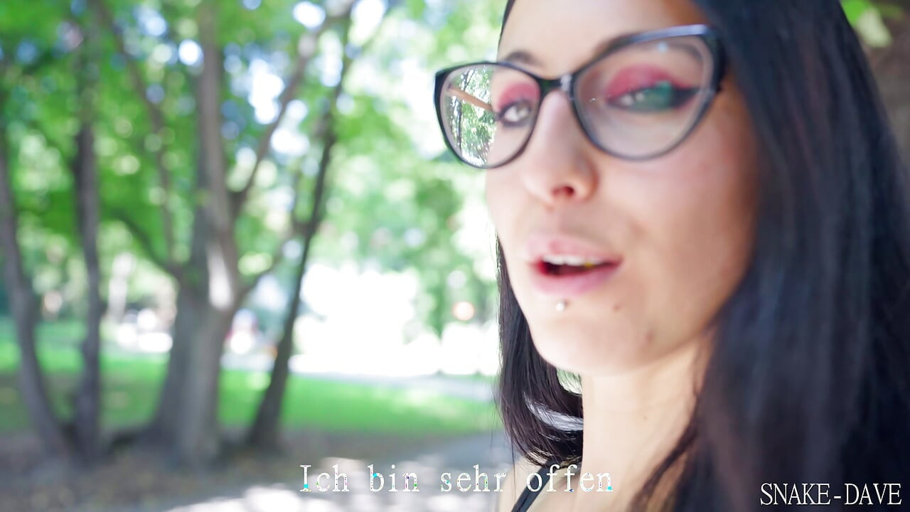 Sexy Italian woman approached and fucked in the park