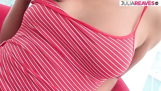 Teen lutscht einen massiven schwanz und wird dann bis zum mund gefickt, abspritzen