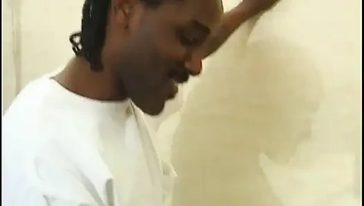 Big booty ebony bitch gets nailed doggy style in bed
