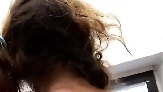 İtalyan orta yaşlı seksi kadın arkadan sikiliyor