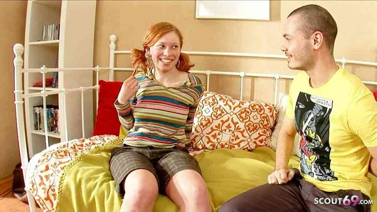 Tiny ginger teen 18 - sexo crudo de desfloración con coño bombeado