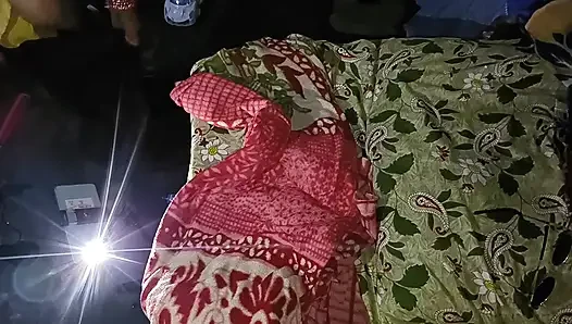 Üvey kız kardeşinin domaltmalı Hintçe ses kaydında en iyi göt sikişi