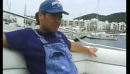 Zwei Freunde Sind Im Urlaub in Ibiza Und Ficken Heiße Küken.