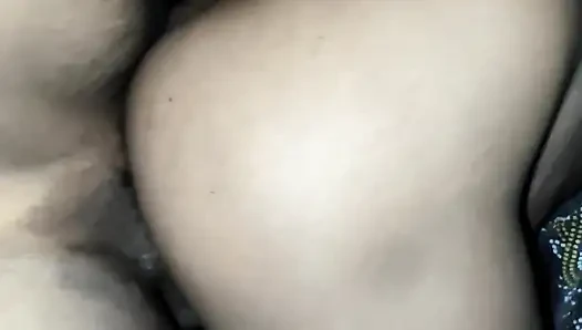 Lesbian gemuk besar menunjukkan ibu tiri menikmati seks