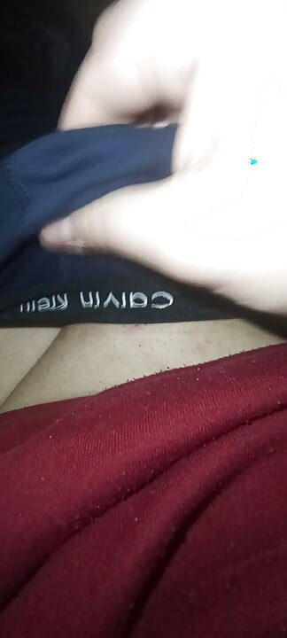 Chubby Guy jerks