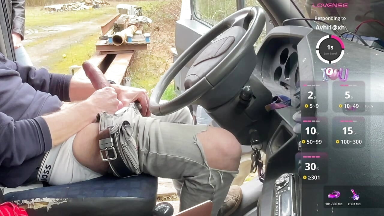 休息區卡車挑逗 - 一個陌生人終於介入