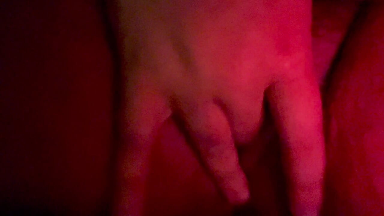 AT HAVE DET SJOVT MED MIG SELV