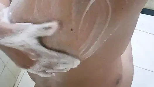 Göğüslere ve göte masaj yapıyor tereyağlı