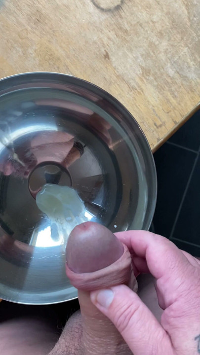 Cumshot in a metal bow