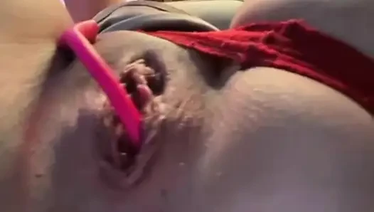 Muncrat di wajahmu close up jucielussie