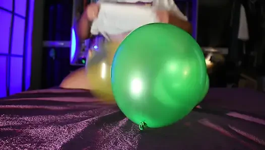 Squish and Fisting Green Crystal Balloon - Bunny Looner