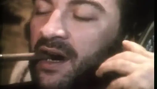 Сексуальную волосатую киску лижут, трахают, сосут большой хуй... сперма в рот