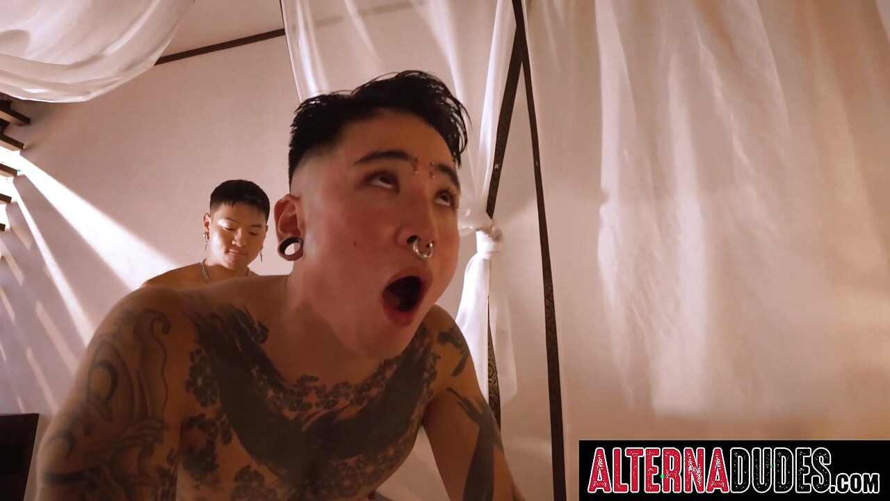 거대한 딜도로 서브 가와사키 요시를 파괴하는 지배적인 새미 죄