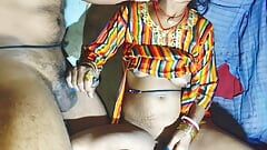 Indian hot wife sex with boyfriend in the morning.makan malik ne apne bahu ke sath chupke se hard sex kiya.pati ne patni