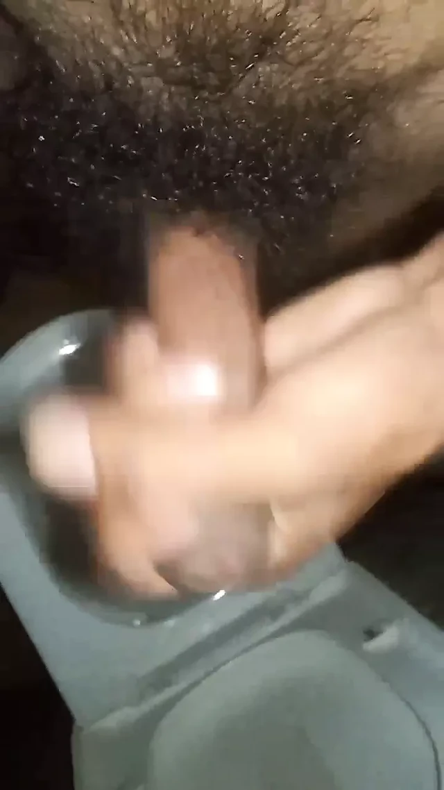 FOR PRESENT GUY FUCKS CURVY LATINA CHICK IN ABANDONED GARAGE