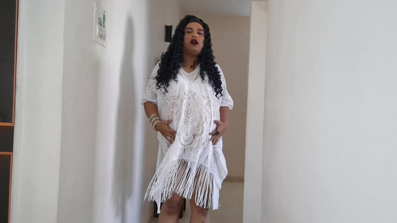 Jada Fire adalah keseronokan pantai pancut mani dengan saya