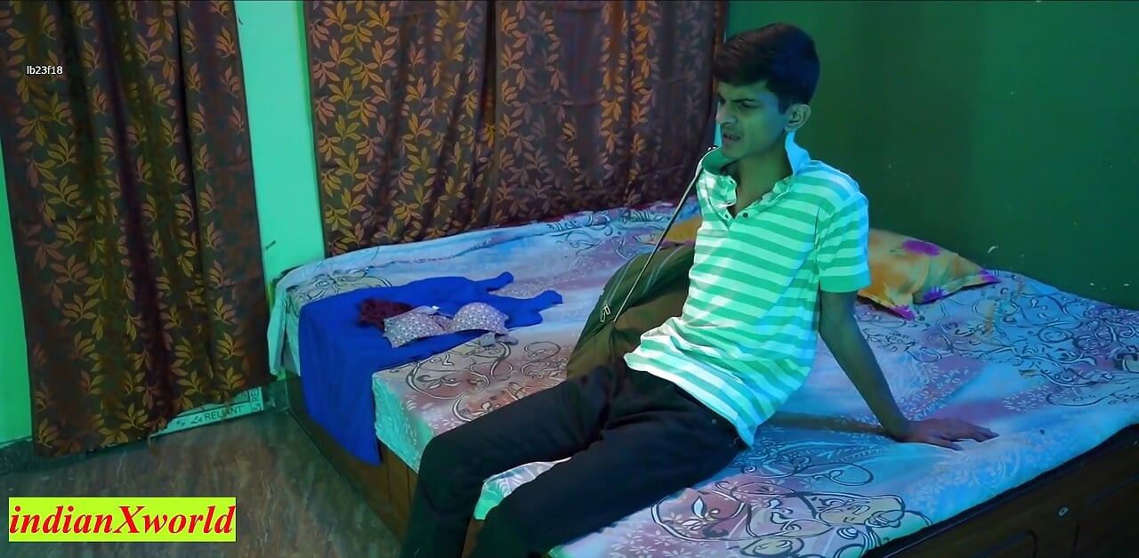 Indiana gostosa senhora ensinando seu aluno como foder! Professor estudante sexo
