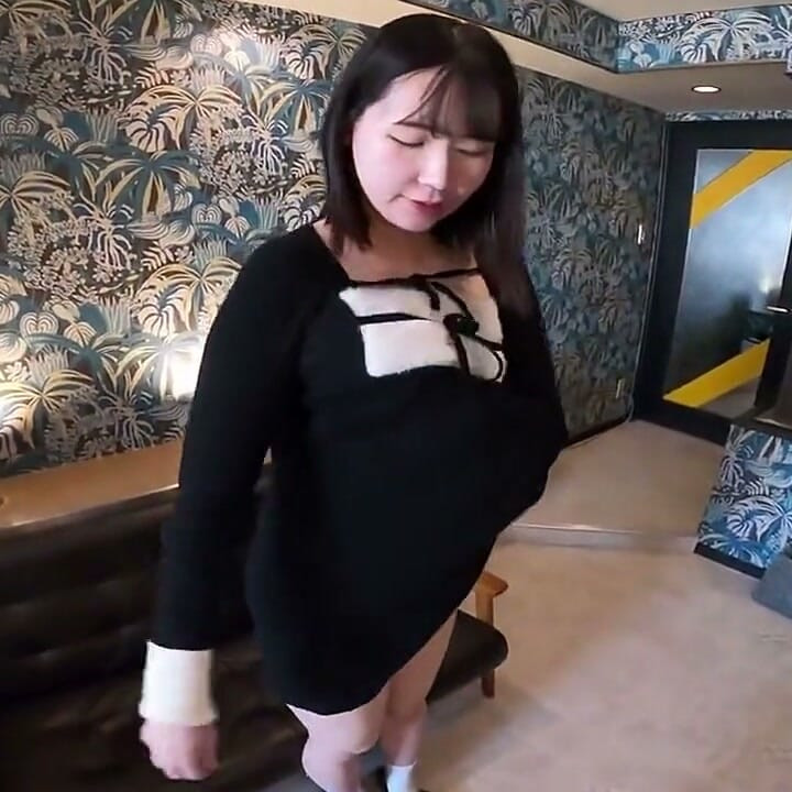Limited Release - 172cm Tall 23 Year Old Shop Girl Films Her First Sex Video After Boyfriends Cheating