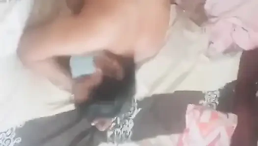 Das frisch verheiratete paar teilte glückliche und schöne momente zusammen teil 2