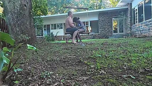 Das Feuerholz, das es nie zu hause gemacht hat