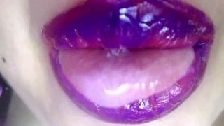 Фетиш с губной помадой - фиолетовый
