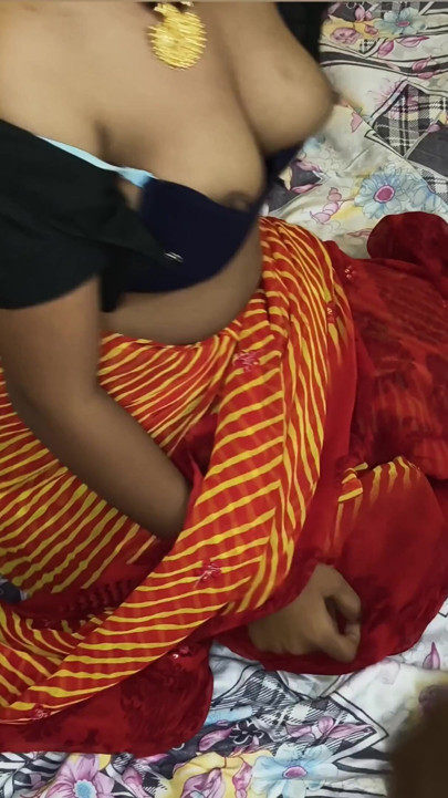 Sex bhabhi look saree fucking sucking boobs show bhabhi vs dever  desi bhabhi | Clip 1