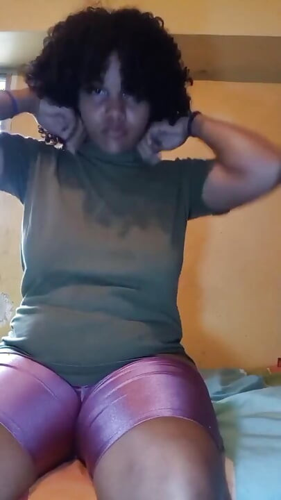 Pertama kali buat DP dengan dildo saya