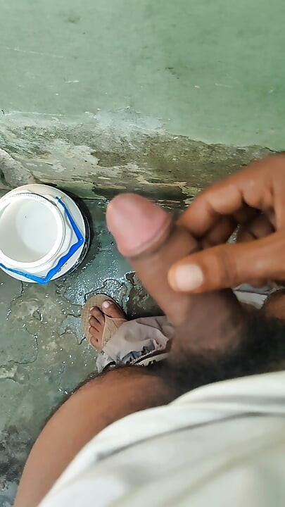 Indian deshi boy masterbate in alone bathroom