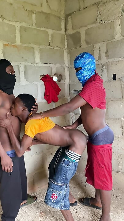Twink Trío De Jinetes Duros