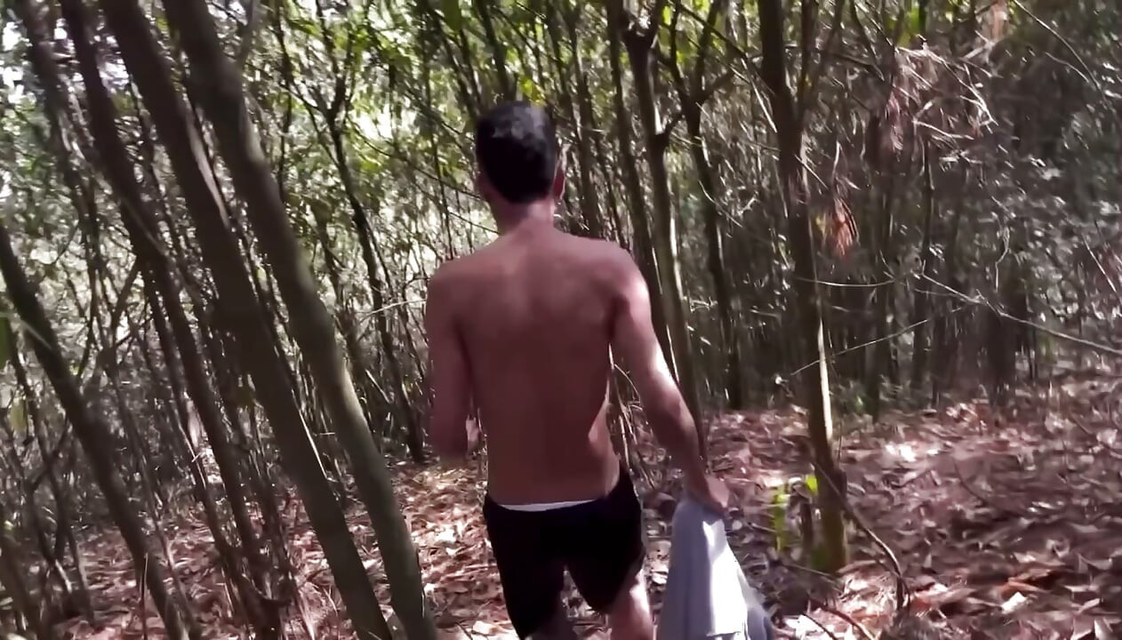 好奇心旺盛な異性愛者男性とセックスする