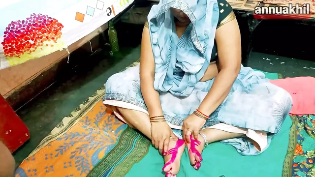 Indian desi bhabhi ko dever me pata kr choda jb gr me koi nhi that clear hindi vioce
