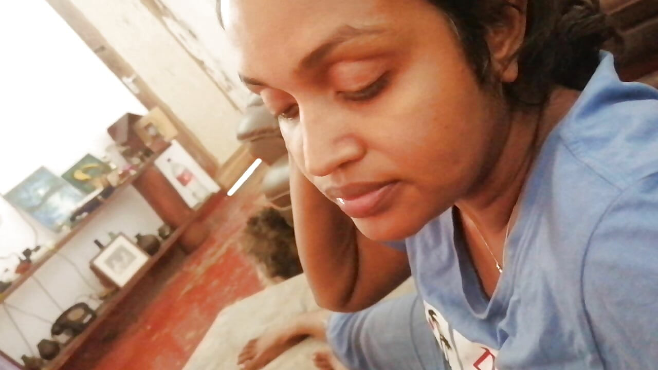 แม่เลี้ยงของกูจับกูได้ขณะที่พ่อทํางาน