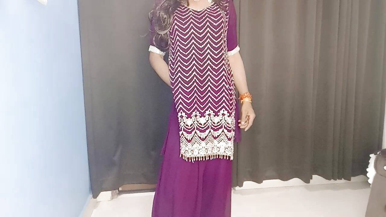 Hot Indian dress wearing lehnga and tit bra panty and