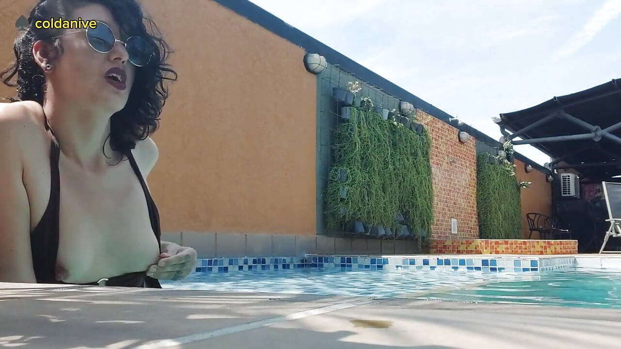 Pool Sex Pegging Rimjob and Fun